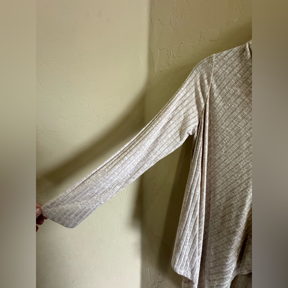 Lightweight jacket/wrap - Picture 2 of 7